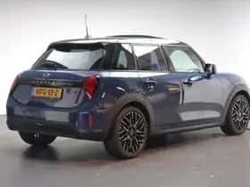 MINI Hatchback (2025) thumbnail 3