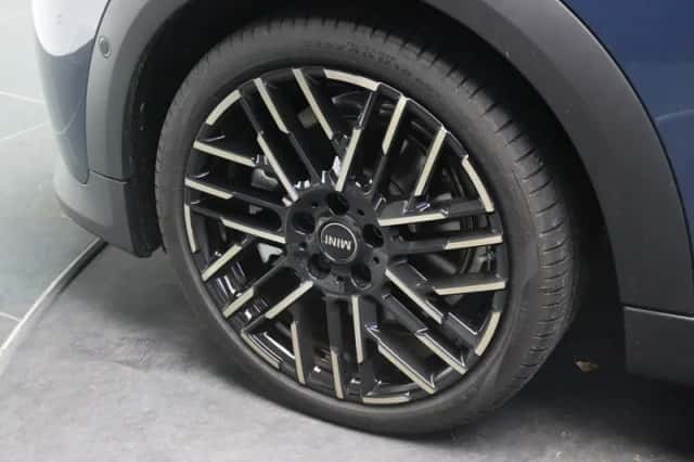 MINI Hatchback (2025) thumbnail 6