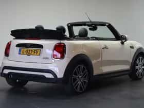 MINI Cabrio (2021) thumbnail 4