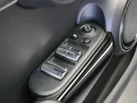 MINI Cabrio (2021) thumbnail 9