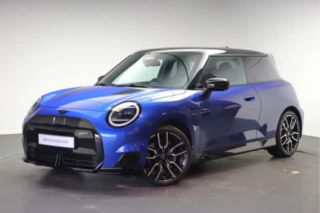 MINI Hatchback (2026) thumbnail 1