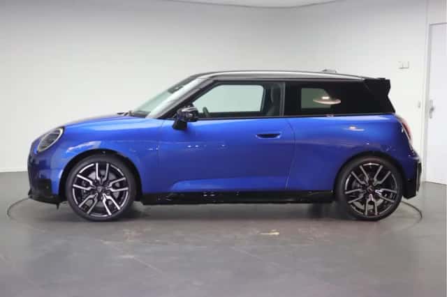 MINI Hatchback (2026) thumbnail 2