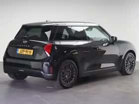 MINI Hatchback (2026) thumbnail 3
