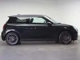 MINI Hatchback (2026) thumbnail 4