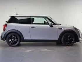 MINI Hatchback (2022) thumbnail 4