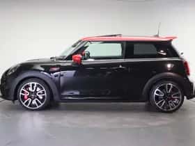 MINI Hatchback (2022) thumbnail 2