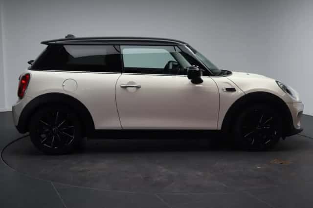 MINI Hatchback (2017) thumbnail 4