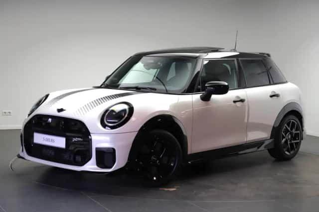 MINI Hatchback (2026) thumbnail 1