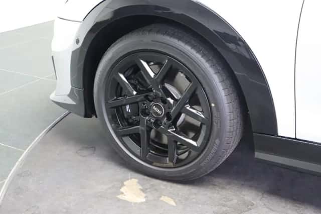 MINI Hatchback (2026) thumbnail 6