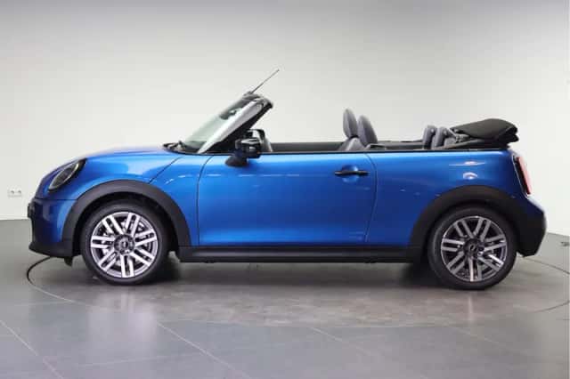 MINI Cabrio (2026) thumbnail 3