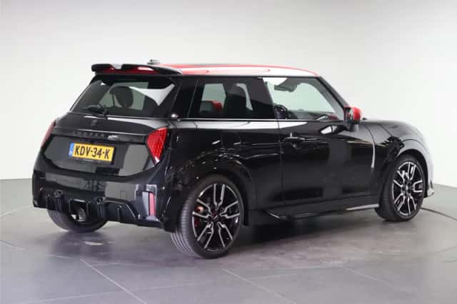 MINI Hatchback (2026) thumbnail 3