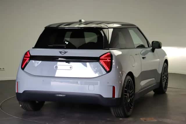 MINI Hatchback (2026) thumbnail 3