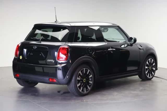 MINI Electric (2022) thumbnail 3