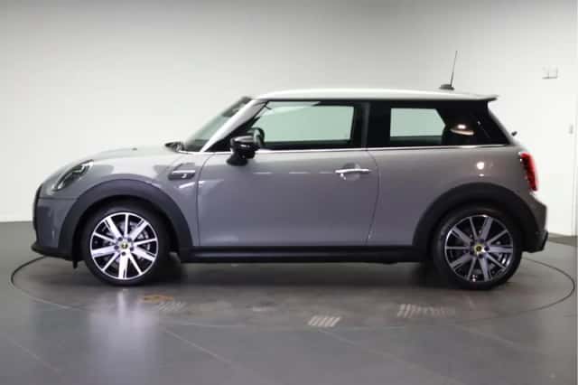 MINI Electric (2022) thumbnail 2