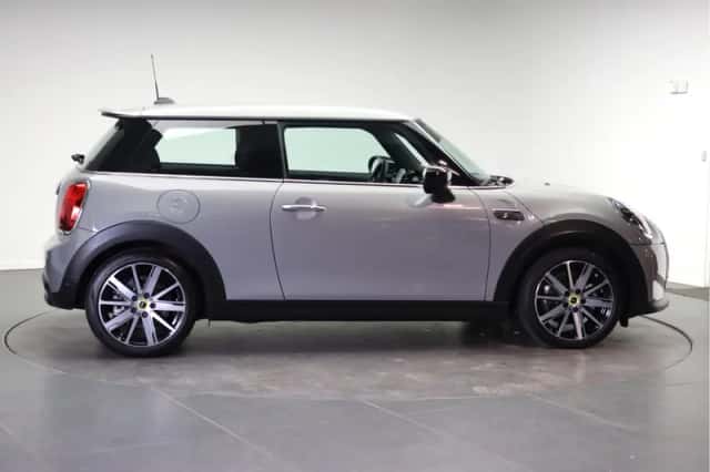 MINI Electric (2022) thumbnail 4
