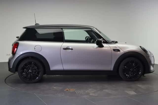 MINI Hatchback (2023) thumbnail 4