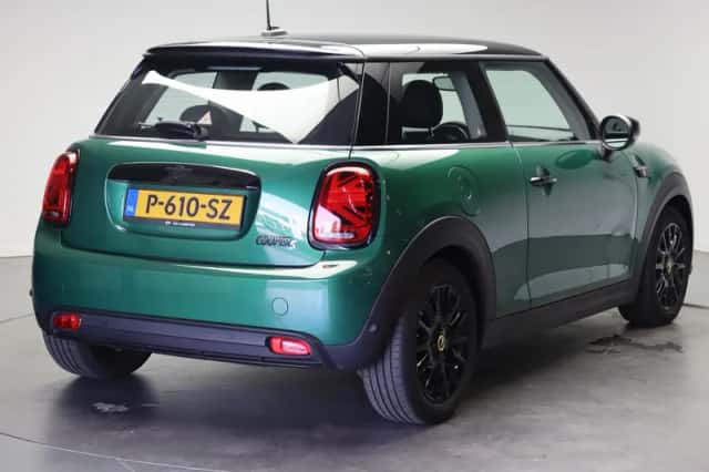 MINI Electric (2022) thumbnail 4