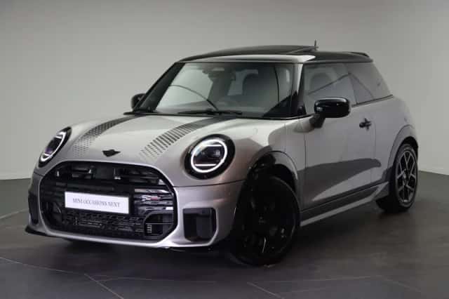 MINI Hatchback (2026) thumbnail 1