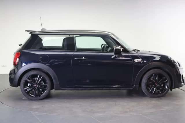 MINI Hatchback (2021) thumbnail 4