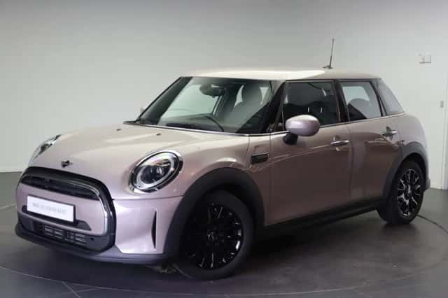 MINI Hatchback (2021) thumbnail 1
