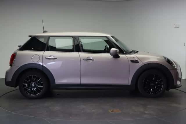 MINI Hatchback (2021) thumbnail 4
