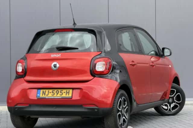 Smart Forfour (2015) thumbnail 2
