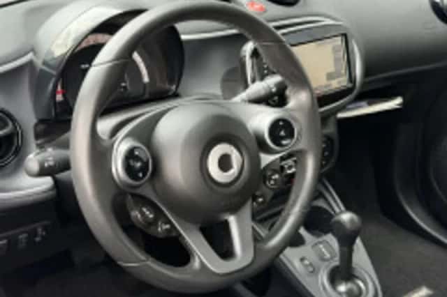 Smart Forfour (2015) thumbnail 3