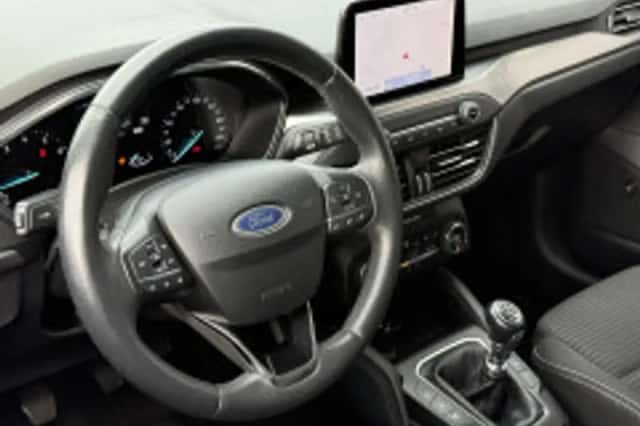 Ford Focus (2019) thumbnail 3