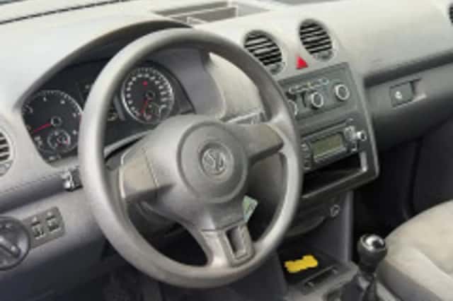 Volkswagen Caddy (2011) thumbnail 3