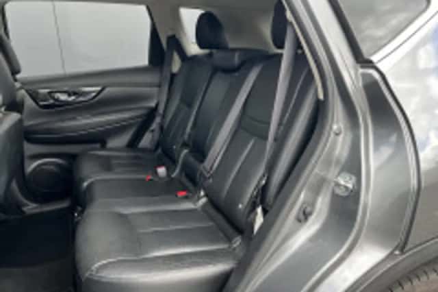 Nissan X-Trail (2017) thumbnail 5