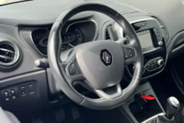 Renault Captur (2018) thumbnail 3