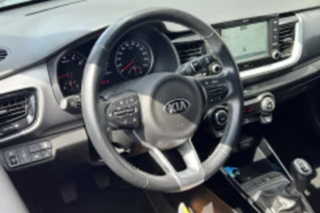 Kia Stonic (2018) thumbnail 3
