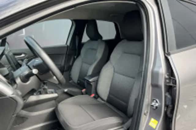 Renault Captur (2020) thumbnail 5