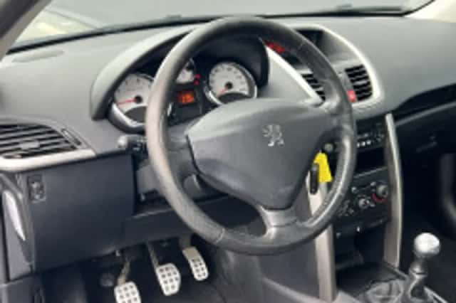 Peugeot 207 (2011) thumbnail 3