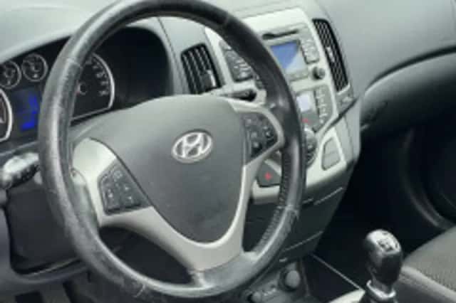 Hyundai i30 (2012) thumbnail 3