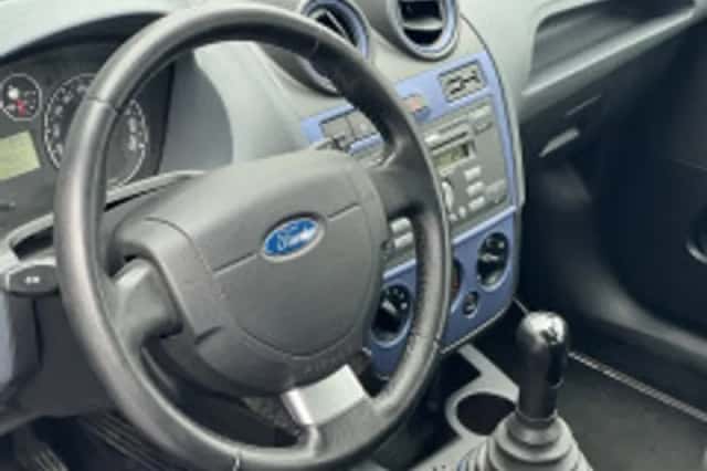 Ford Fiesta (2008) thumbnail 3