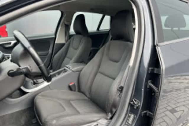 Volvo V60 (2012) thumbnail 5