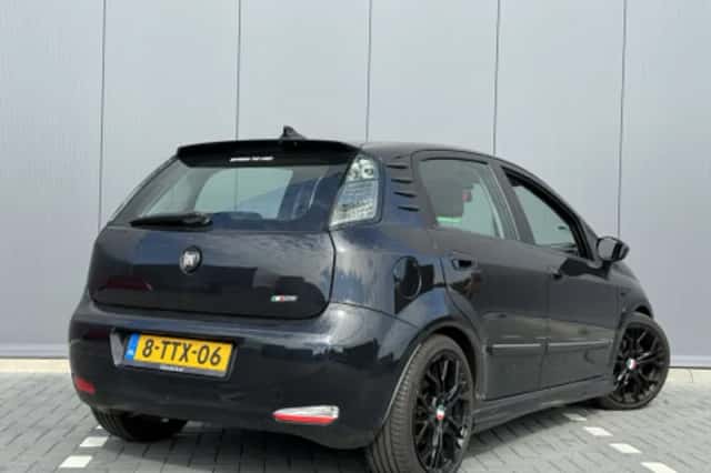 Fiat Punto (2014) thumbnail 2
