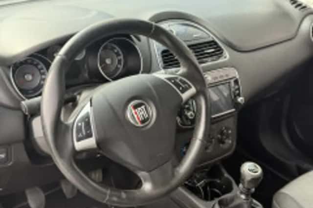 Fiat Punto (2014) thumbnail 4