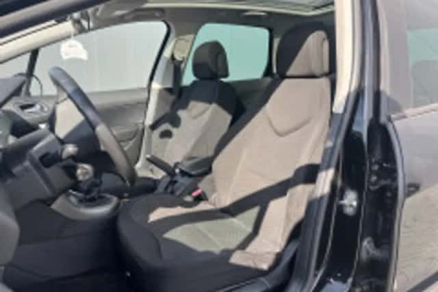 Peugeot 308 (2009) thumbnail 5