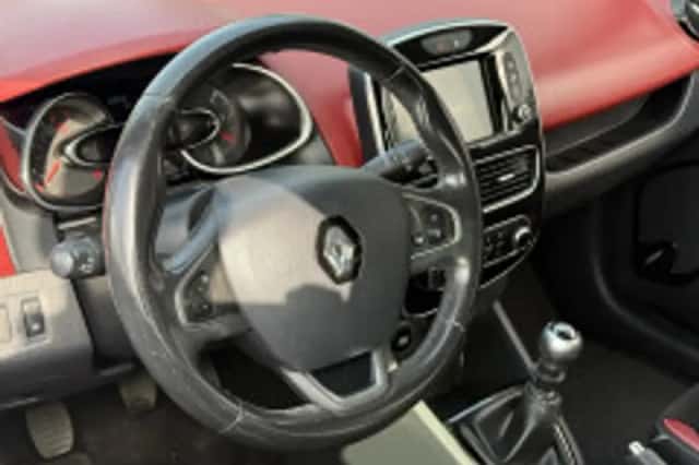 Renault Clio (2022) thumbnail 3