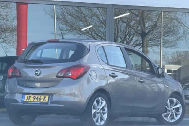 Opel Corsa (2015) thumbnail 2