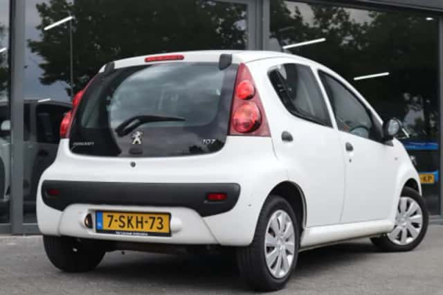 Peugeot 107 (2013) thumbnail 2