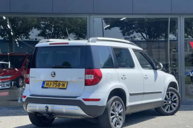 Škoda Yeti (2015) thumbnail 2