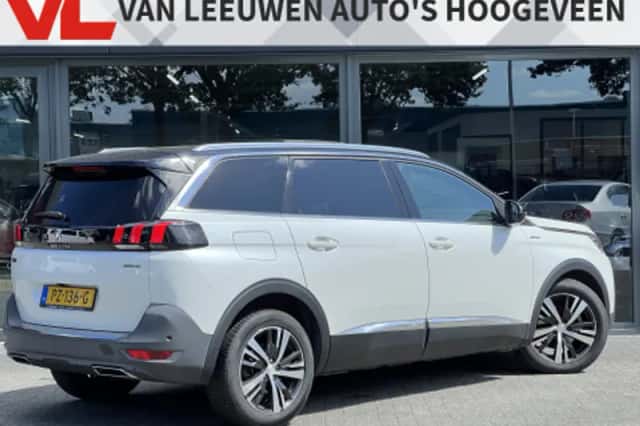 Peugeot 5008 (2017) thumbnail 2