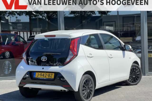 Toyota Aygo (2020) thumbnail 2