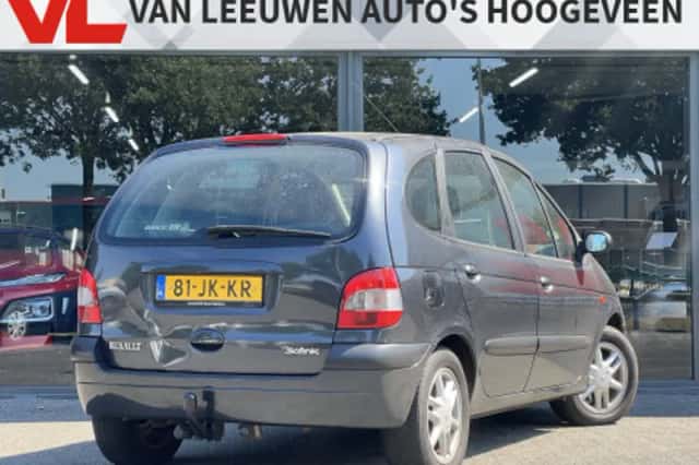 Renault Scénic (2002) thumbnail 2