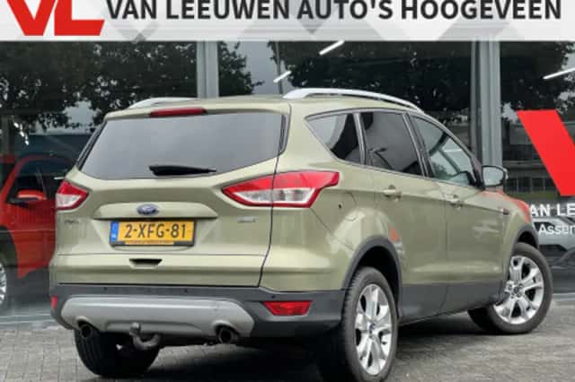 Ford Kuga (2014) thumbnail 2