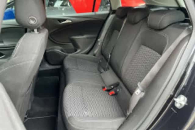 Opel Astra (2016) thumbnail 5