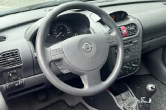Opel Corsa (2001) thumbnail 4